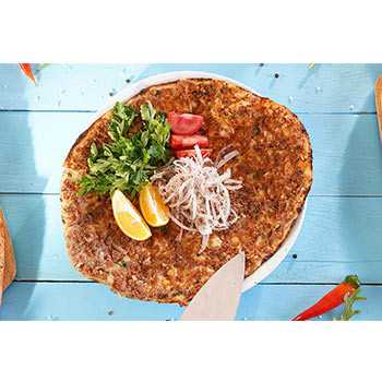 Лахмаджун с сыром Afiyet Doner Kebab
