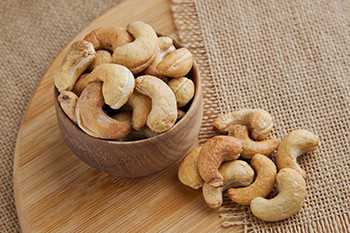 Keshyu (gajjek) Kish Mish Nuts & More