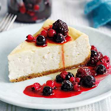 Cheese Cake with Berries Soy Oilaviy Restoran