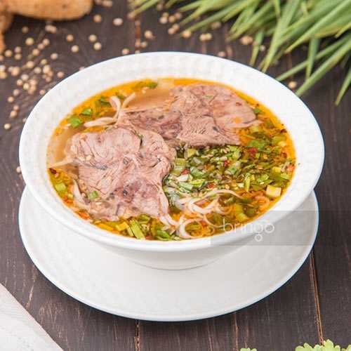 Суп из лапши собственного изготовления с мясом и специями Jumanji
