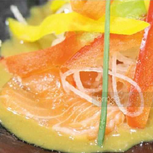 Лосось в соусе васаби дэн мисо (salmon in wasabi-deng miso sauce) Arisu Sarang Restaurant & Sushi Bar